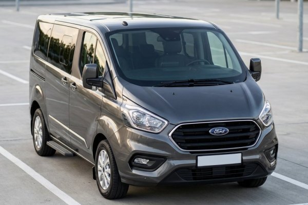 Ford Tourneo kiralık araç